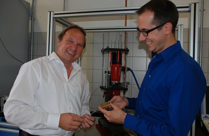 Hochschule Esslingen: Neues Fügeverfahren für Stahl- und Aluminiumbleche