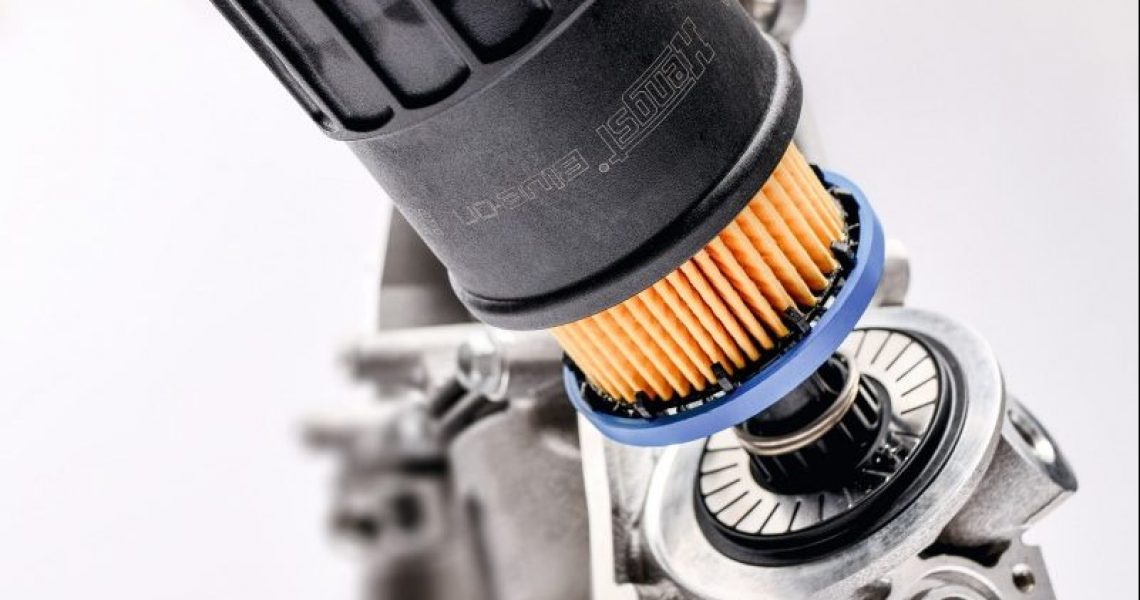 Blue.on-Ölfilterkonzept im neuen Opel Astra Blue.on-Ölfilter von Hengst
