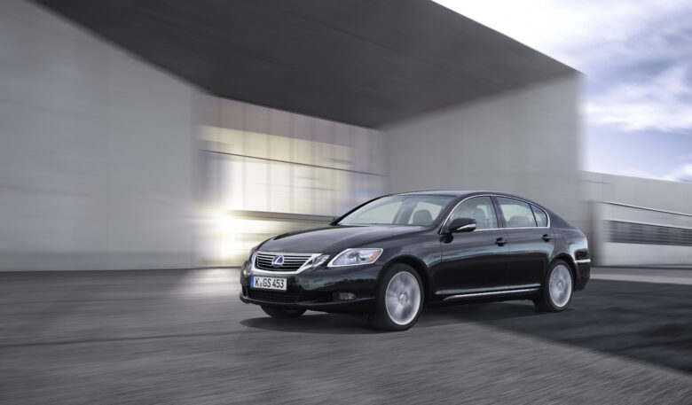 Brandgefahr wegen Riss am Kraftstoffentlüftungsrohr