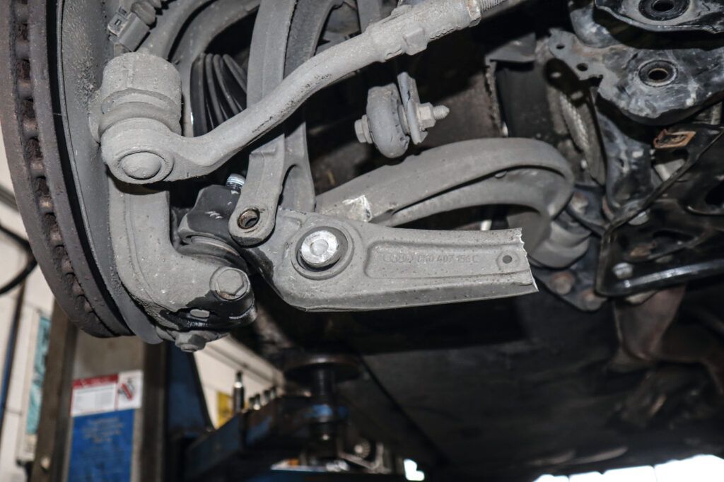 gebrochener Querlenker Audi A6