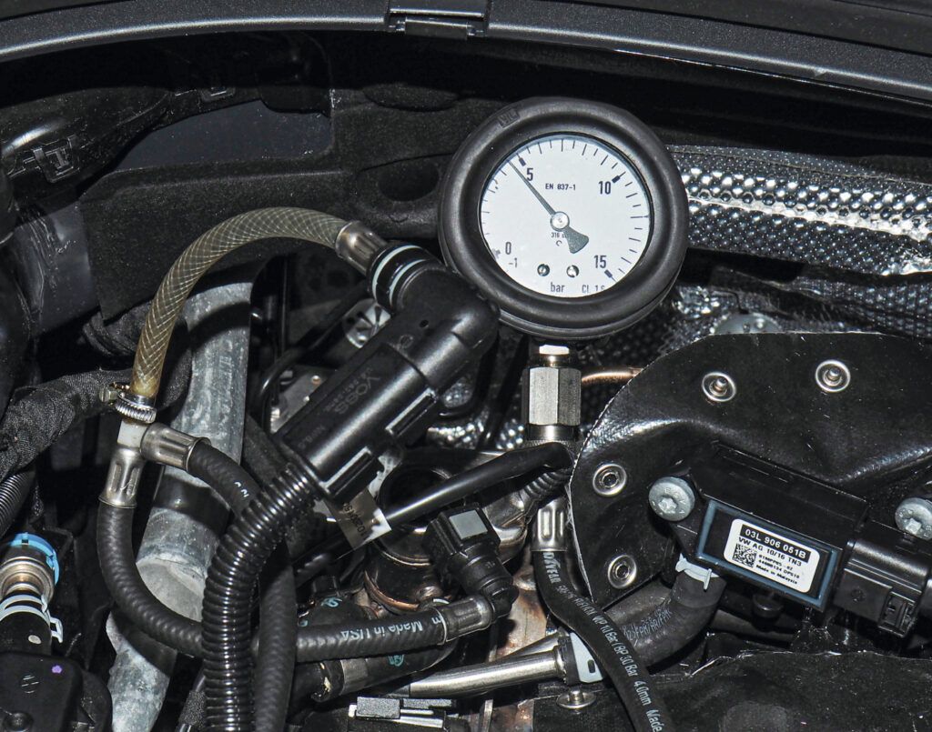 Druckprüfung an der Harnstoffpumpe