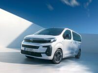 Probleme mit Sitzverschraubung, Sitzairbag, Sicherheitsgurt und Software