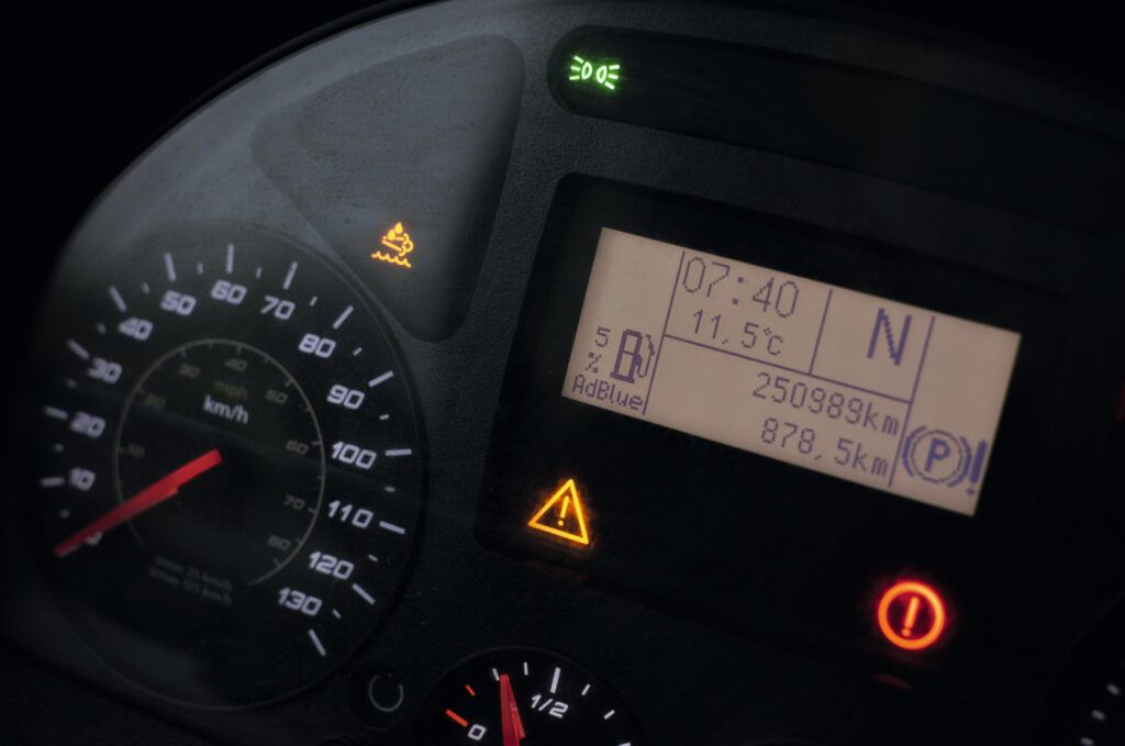 Pkw Kombi-Instrument AdBlue Fehleranzeige