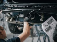 „Die Montage der vollelektrisch schwenkbaren AHK ist kaum aufwendiger“