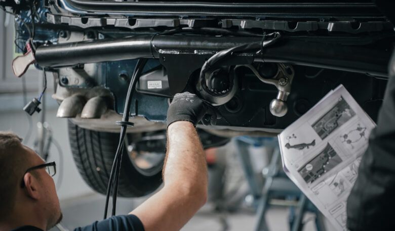 „Die Montage der vollelektrisch schwenkbaren AHK ist kaum aufwendiger“