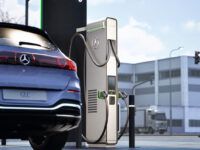 Mercedes erweitert Schnellladenetz