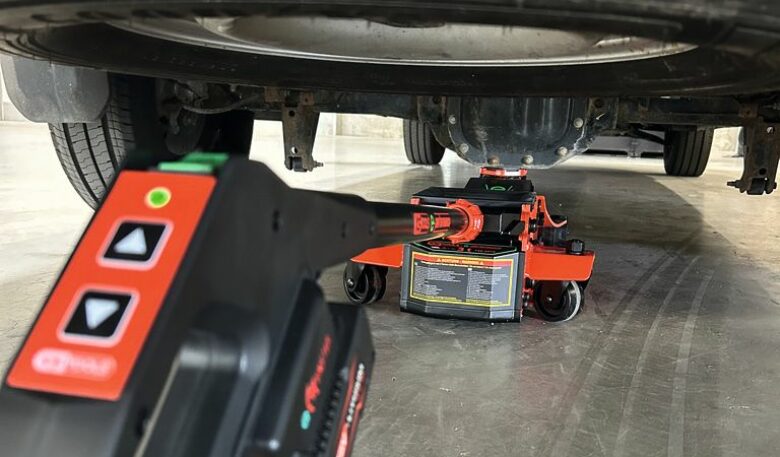 Wagenheber mit E-Antrieb