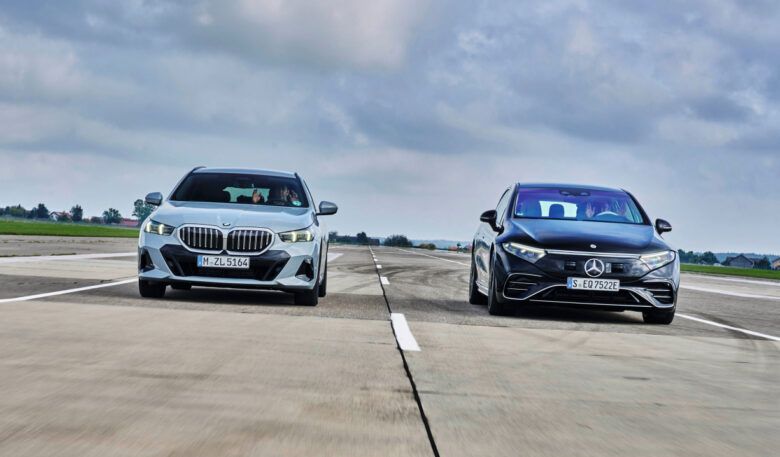 Autobahnassistenten von Mercedes-Benz und BMW im Vergleich