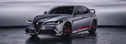 Alfa Romeo Giulia Quadrifoglio Luna Rossa
