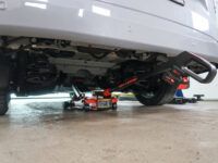 Akkubetriebener Wagenheber im Praxistest