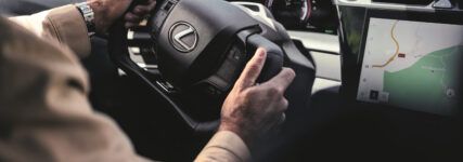 Lexus führt Steer-by-Wire ein