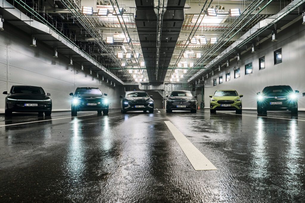 Testfahrzeuge mit Notbremsassistent