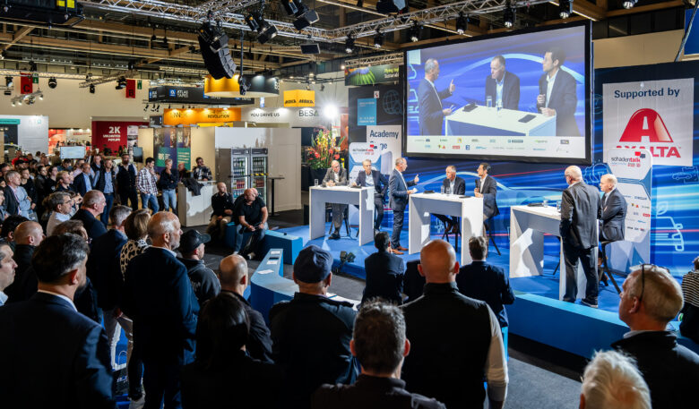 Schadentalk auf der internationalen Leitmesse