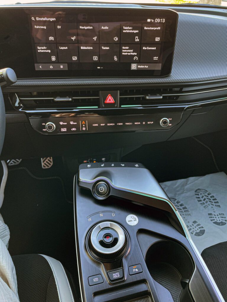 Display und Bedienelemente im Kia EV6